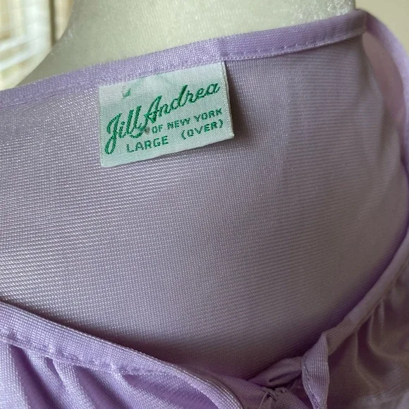 Vintage Lilac Night Cape - Picture 3 of 5